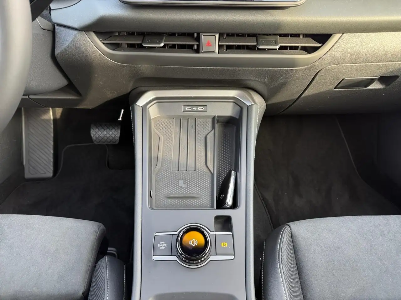 Volkswagen T-Roc 1,5 eTSI DSG Style IQ.Drive LED HUD Navi 15