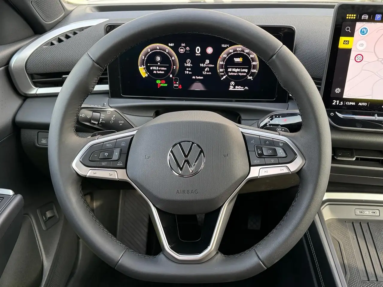 Volkswagen T-Roc 1,5 eTSI DSG Style IQ.Drive LED HUD Navi 13