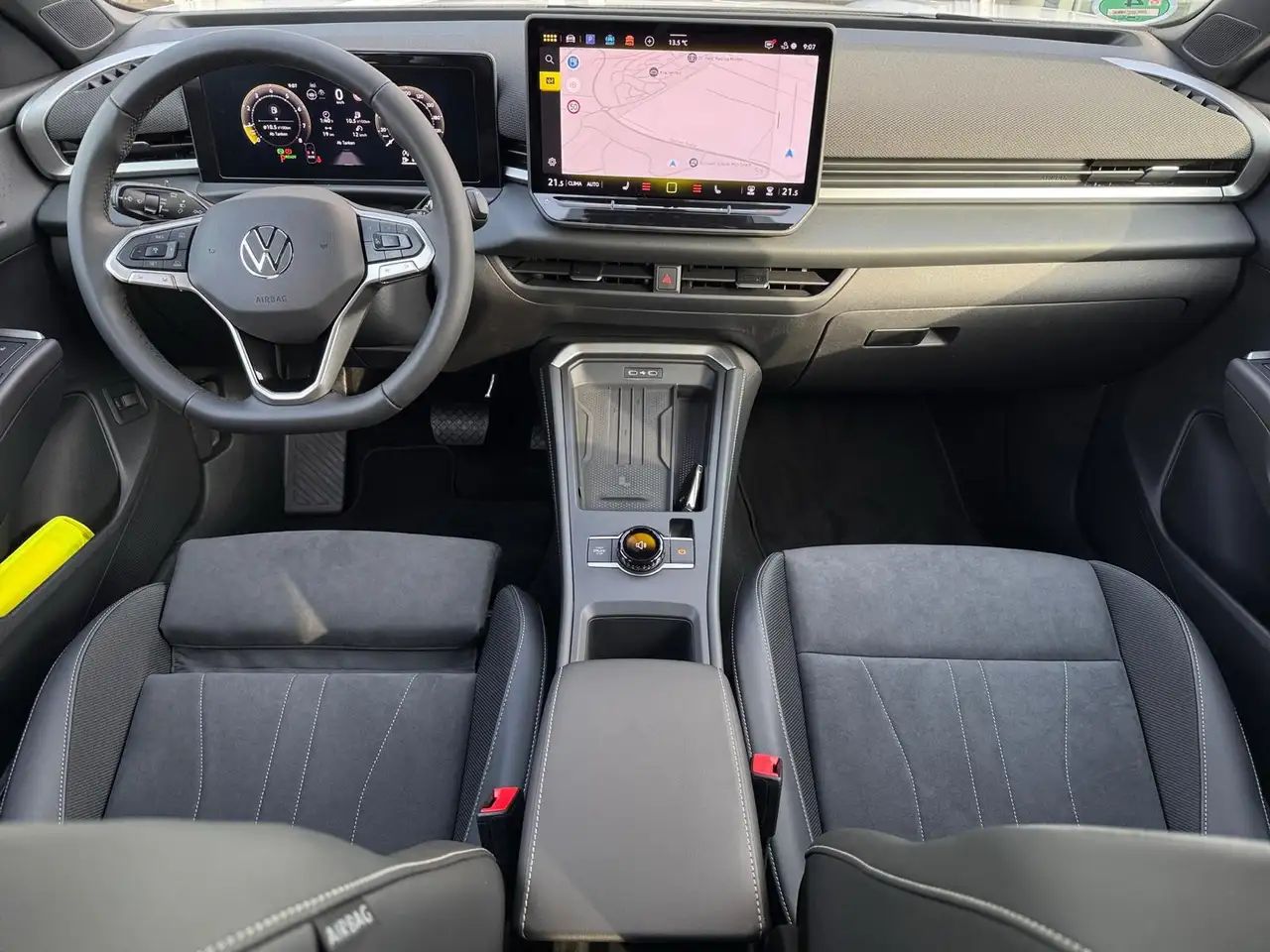 Volkswagen T-Roc 1,5 eTSI DSG Style IQ.Drive LED HUD Navi 14