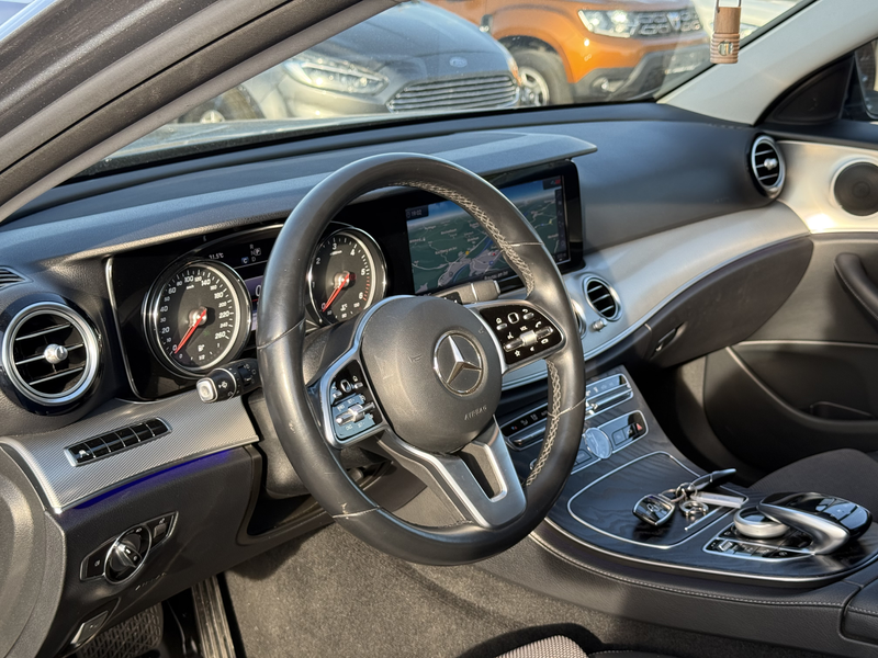 Mercedes-Benz E 200 AMG Paket — photo 10