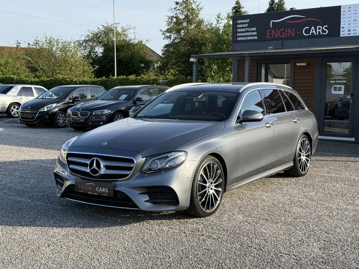 Mercedes-Benz E 200 AMG Paket Grau - 1