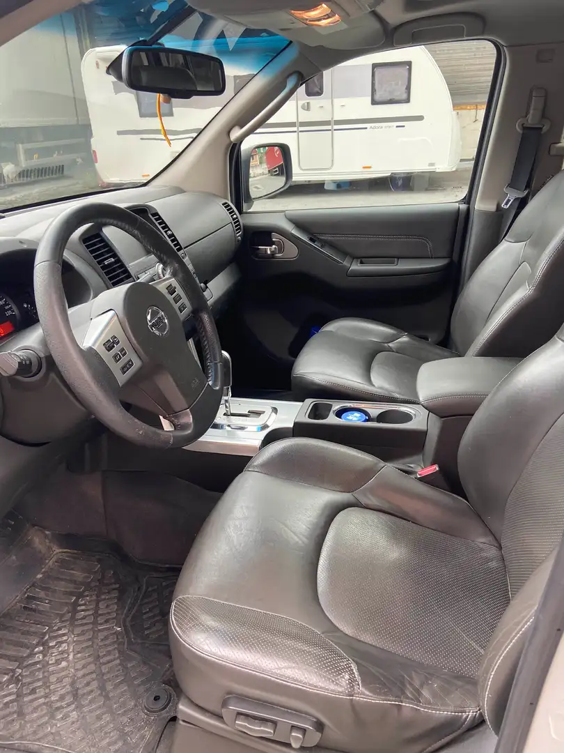 Nissan Navara Navara II 2010 2.5 dci d.cab LE Argento - 2