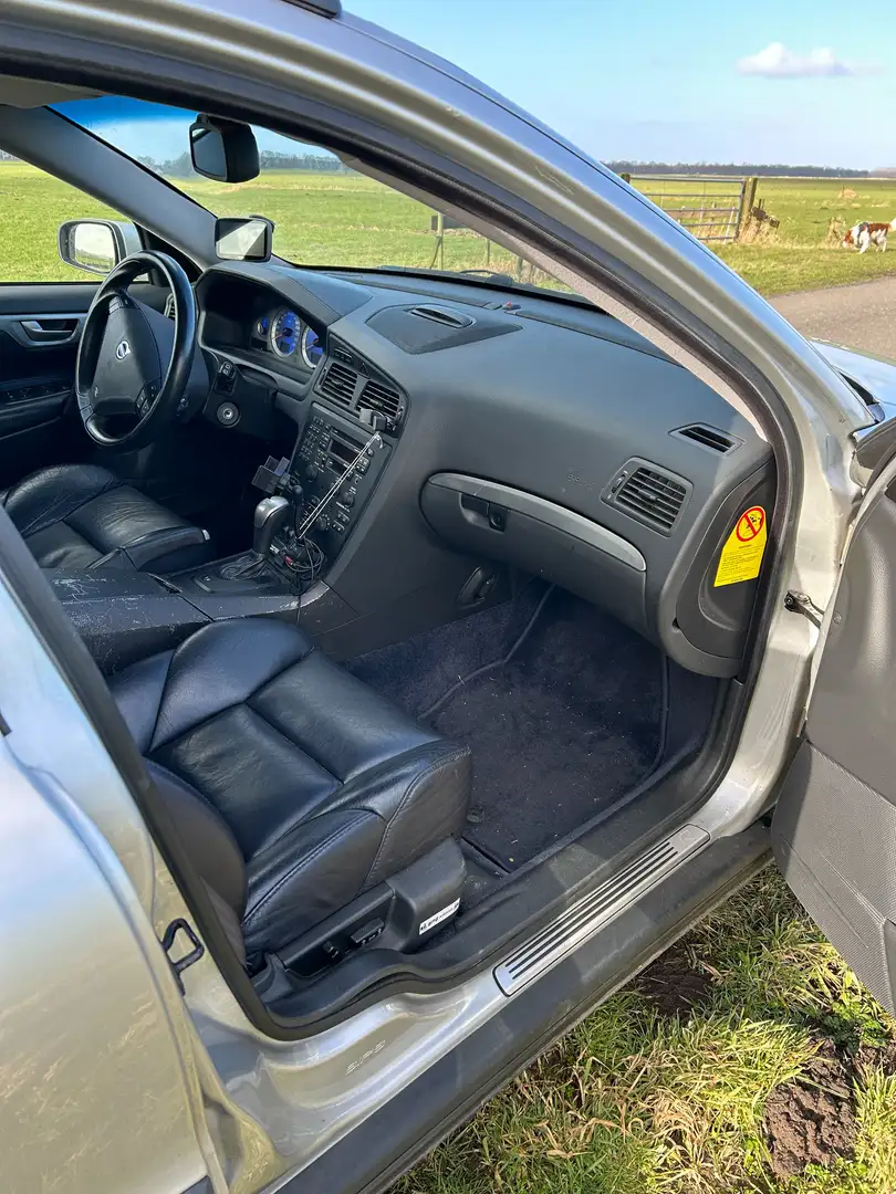 Volvo V70 V70 2.5 R Geartronic Zilver - 2
