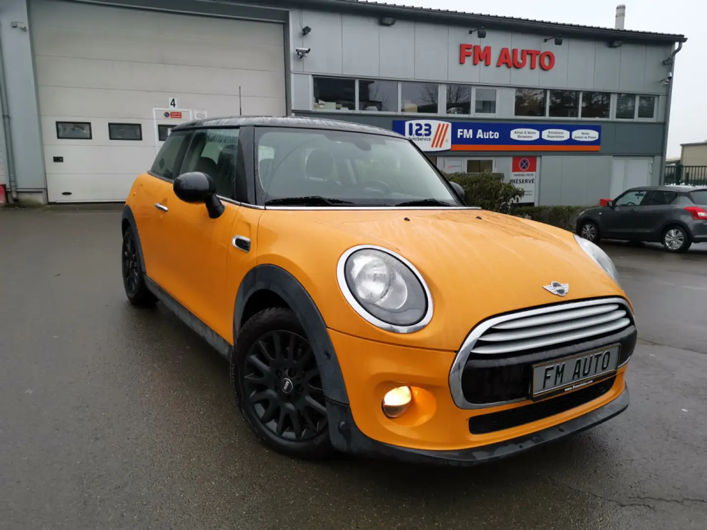 MINI Cooper 1.5 CHILI Naranja - 1