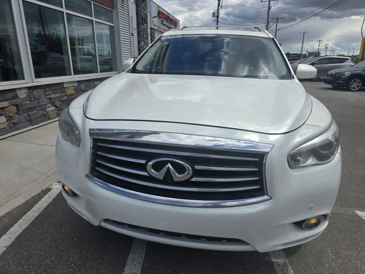 Infiniti JX35 снимка Infiniti JX35