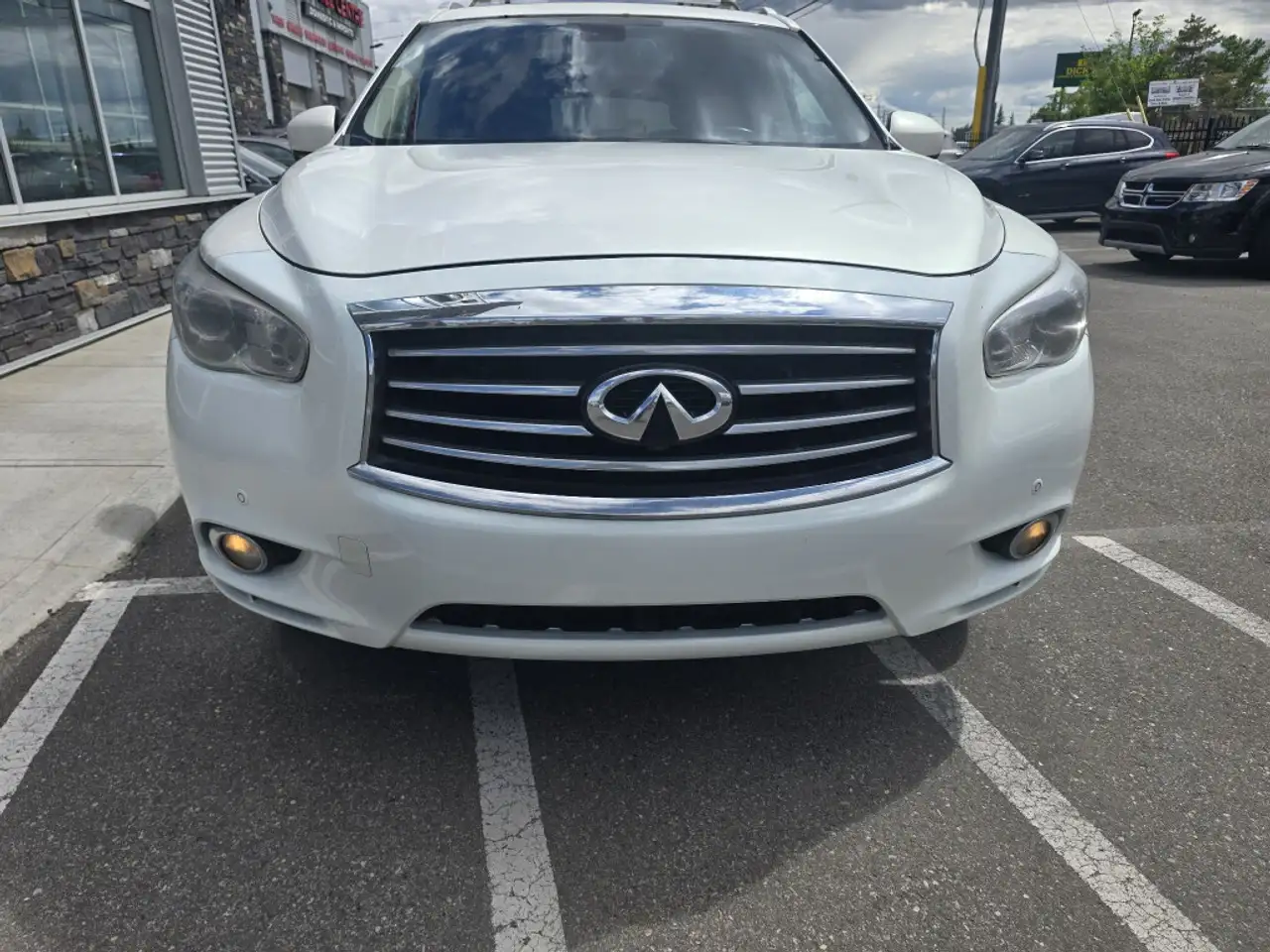Infiniti JX35 снимка Infiniti JX35