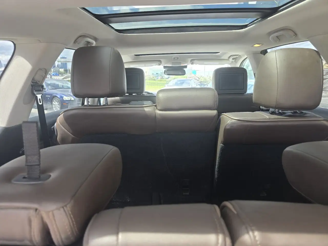 Infiniti JX35 снимка Infiniti JX35