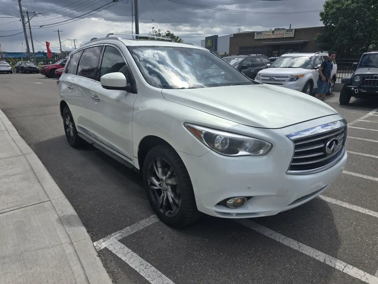 Infiniti JX35 снимка Infiniti JX35