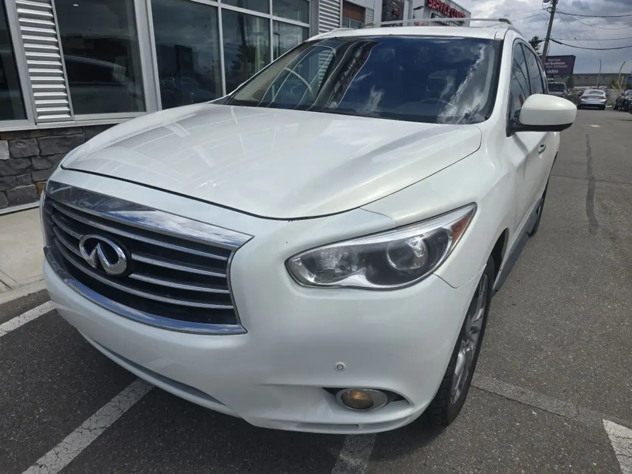 Infiniti JX35 снимка Infiniti JX35