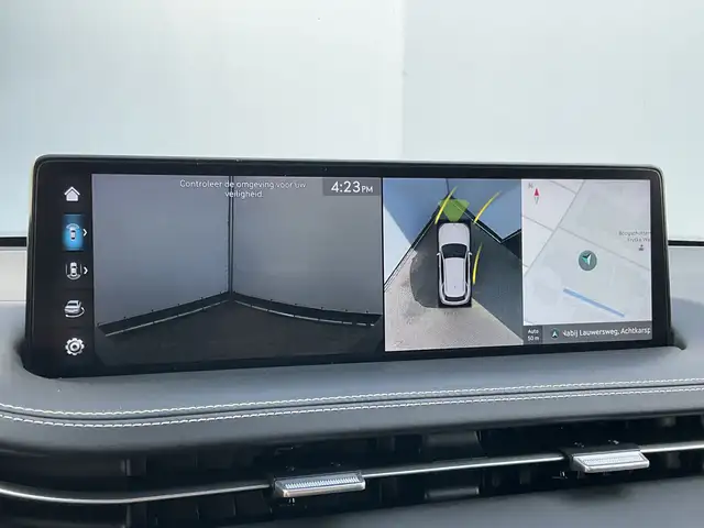 Genesis GV70 view 9
