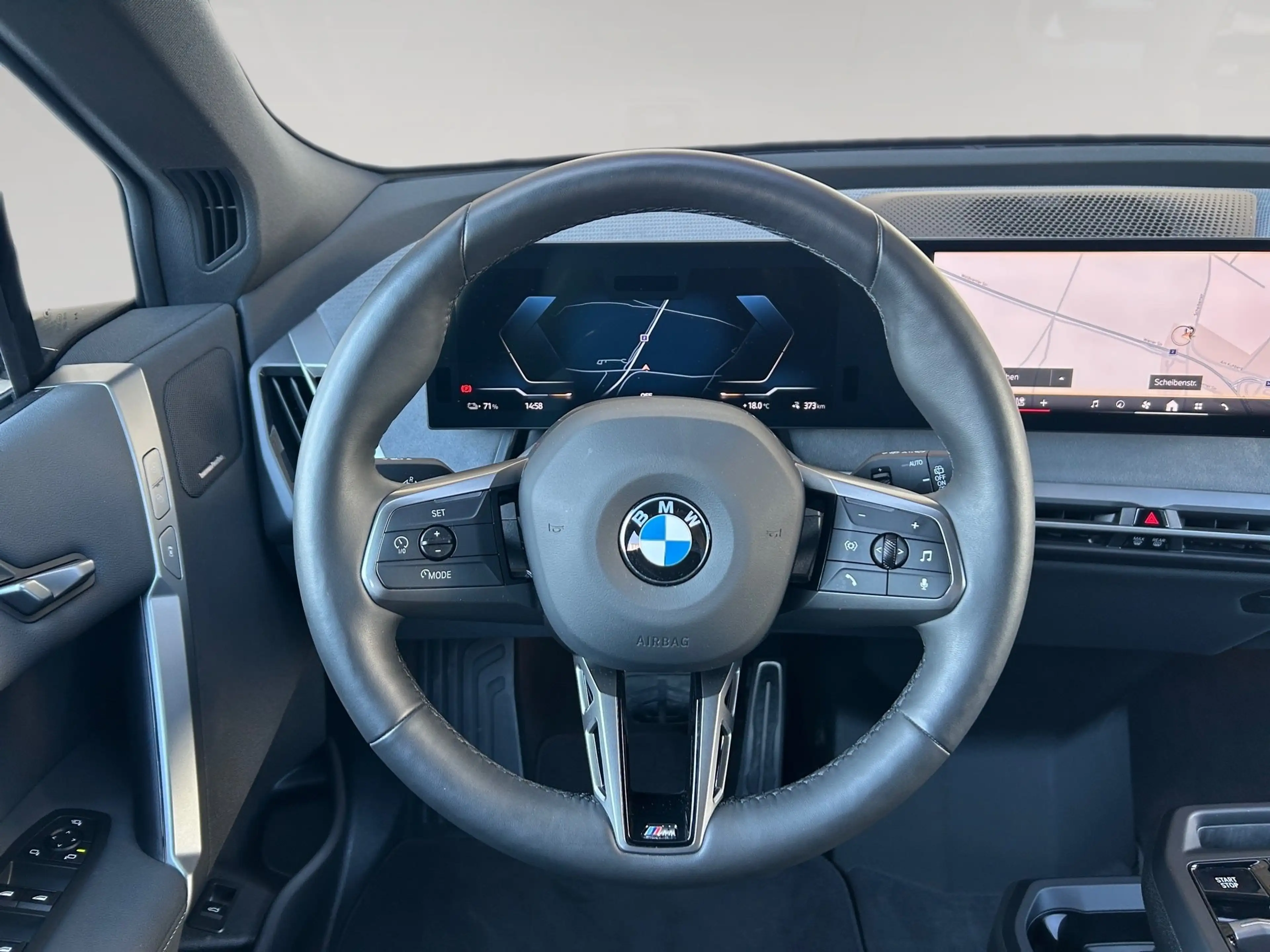 BMW iX xDrive45 — photo 8
