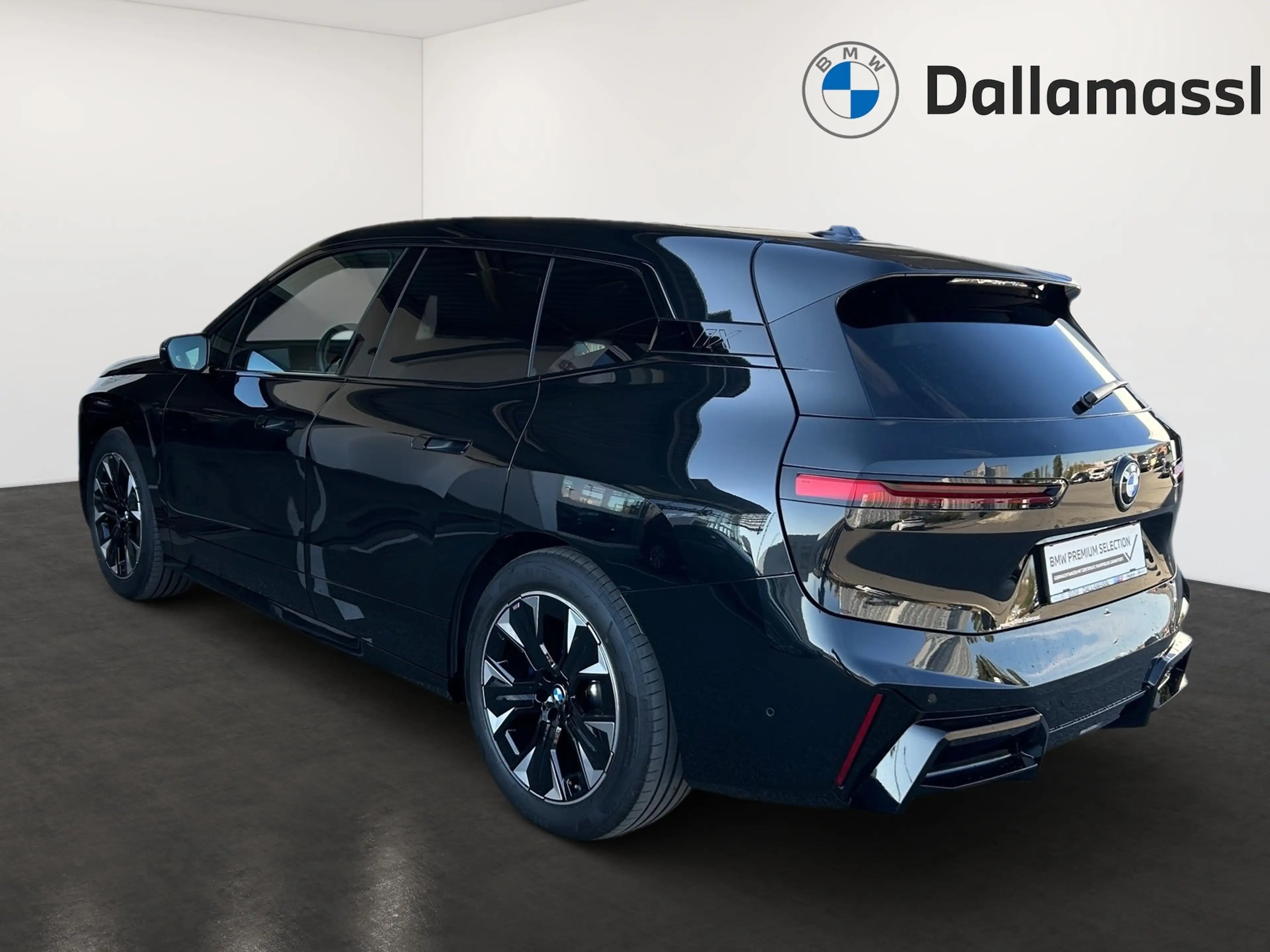 BMW iX xDrive45 — photo 4