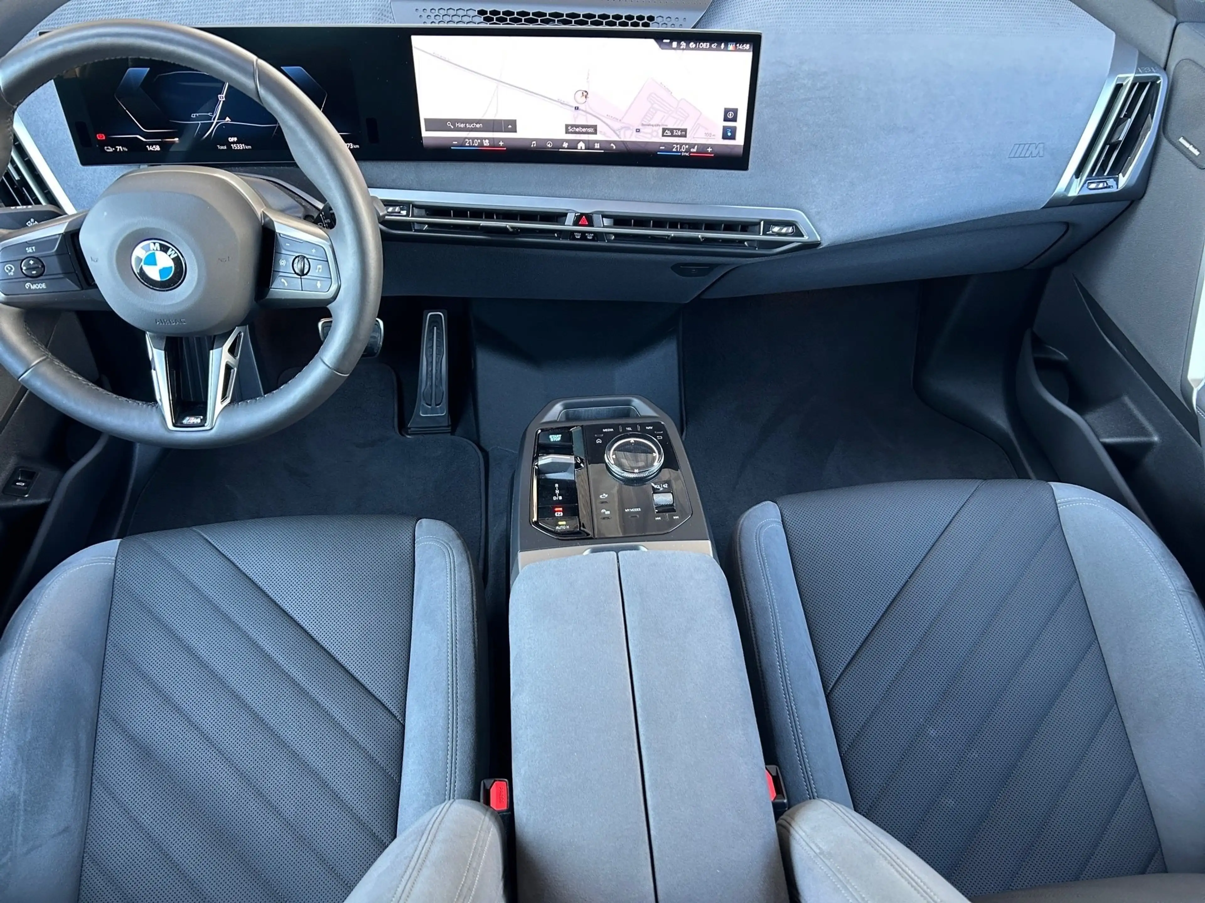 BMW iX xDrive45 — photo 10