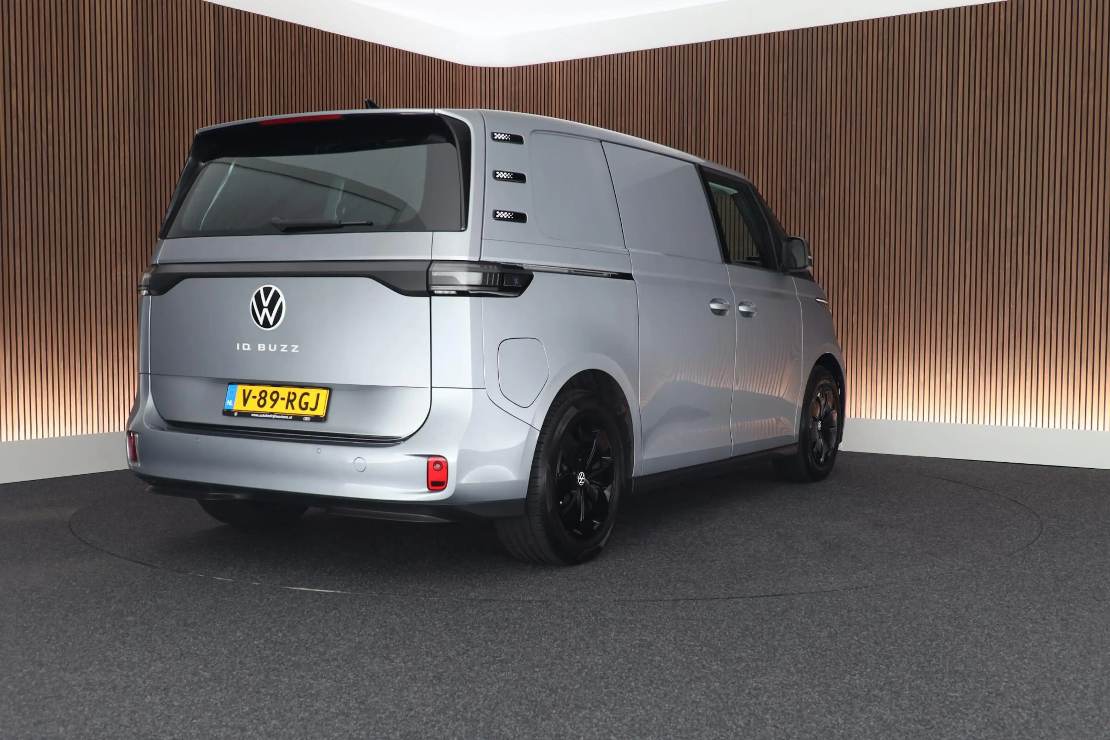 Volkswagen ID. Buzz Cargo 204pk 77 kWh Stoelverwarming Adaptive Cruise Camer — photo 9