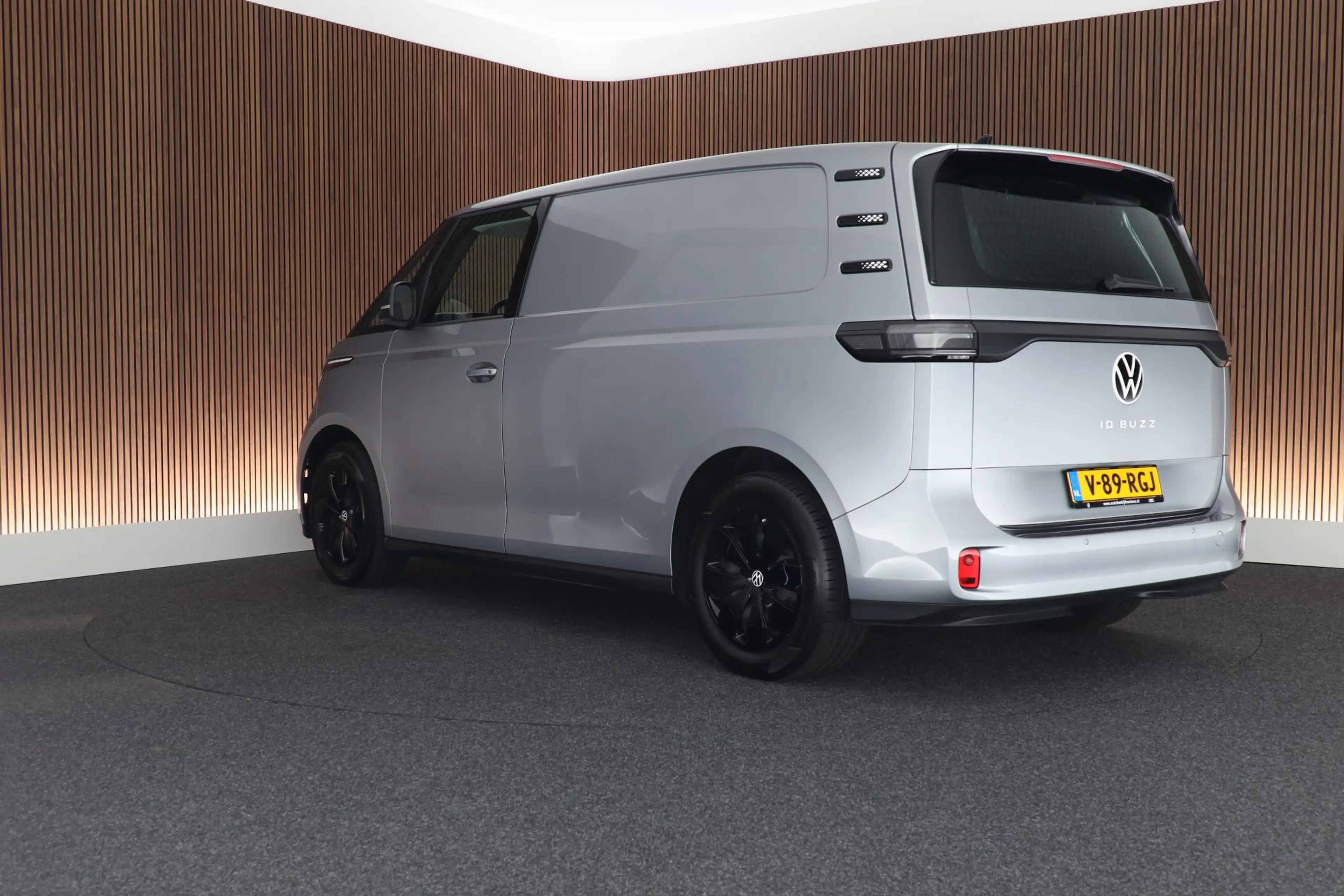 Volkswagen ID. Buzz Cargo 204pk 77 kWh Stoelverwarming Adaptive Cruise Camer — photo 8