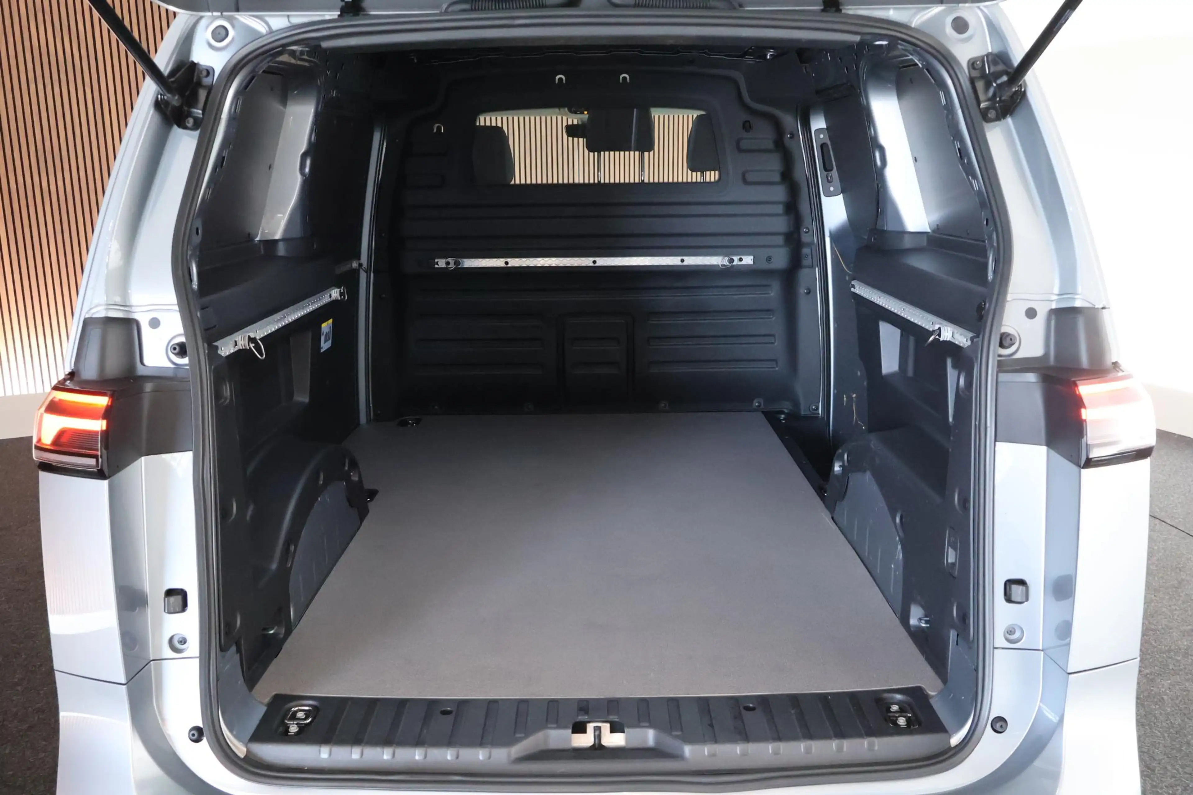 Volkswagen ID. Buzz Cargo 204pk 77 kWh Stoelverwarming Adaptive Cruise Camer — photo 5