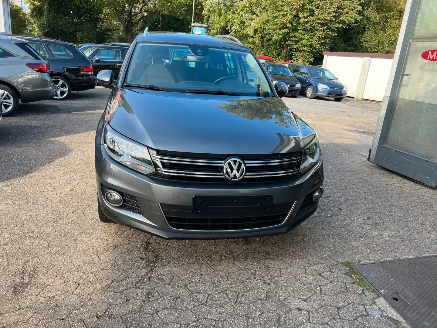 Volkswagen Tiguan 2.0 TDI Sport & Style BMT 4Motion 1.Hand Grau - 2