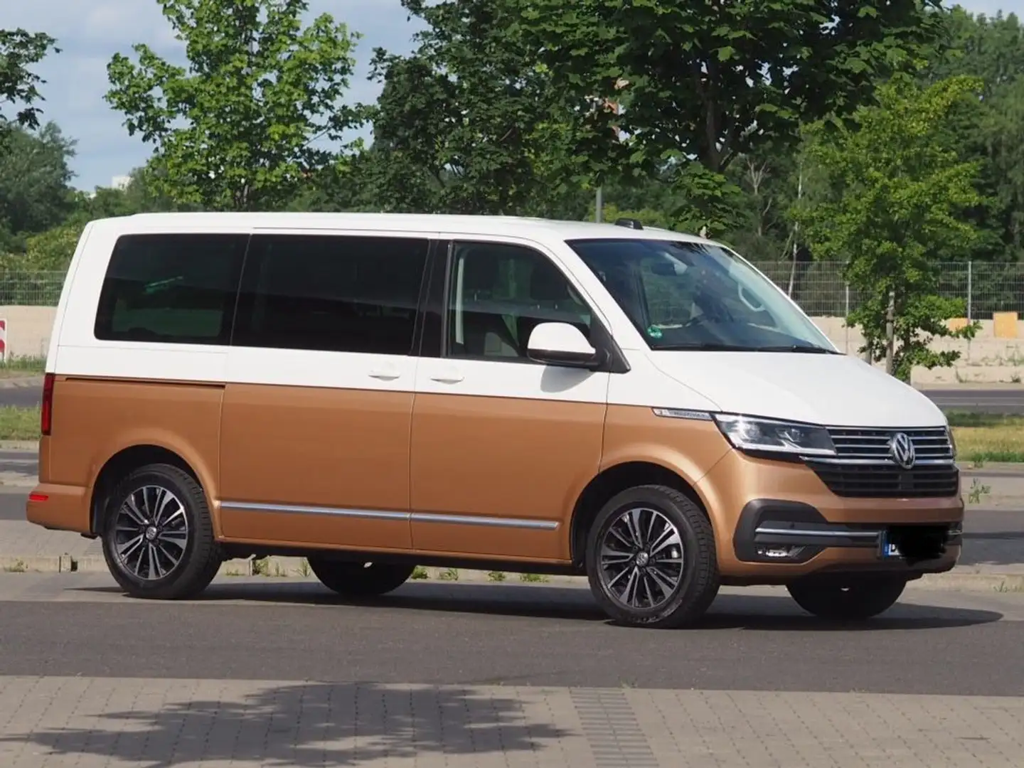 Volkswagen T6.1 Multivan Multivan T6.1 Kurz DSG Generation Six Bronze - 1