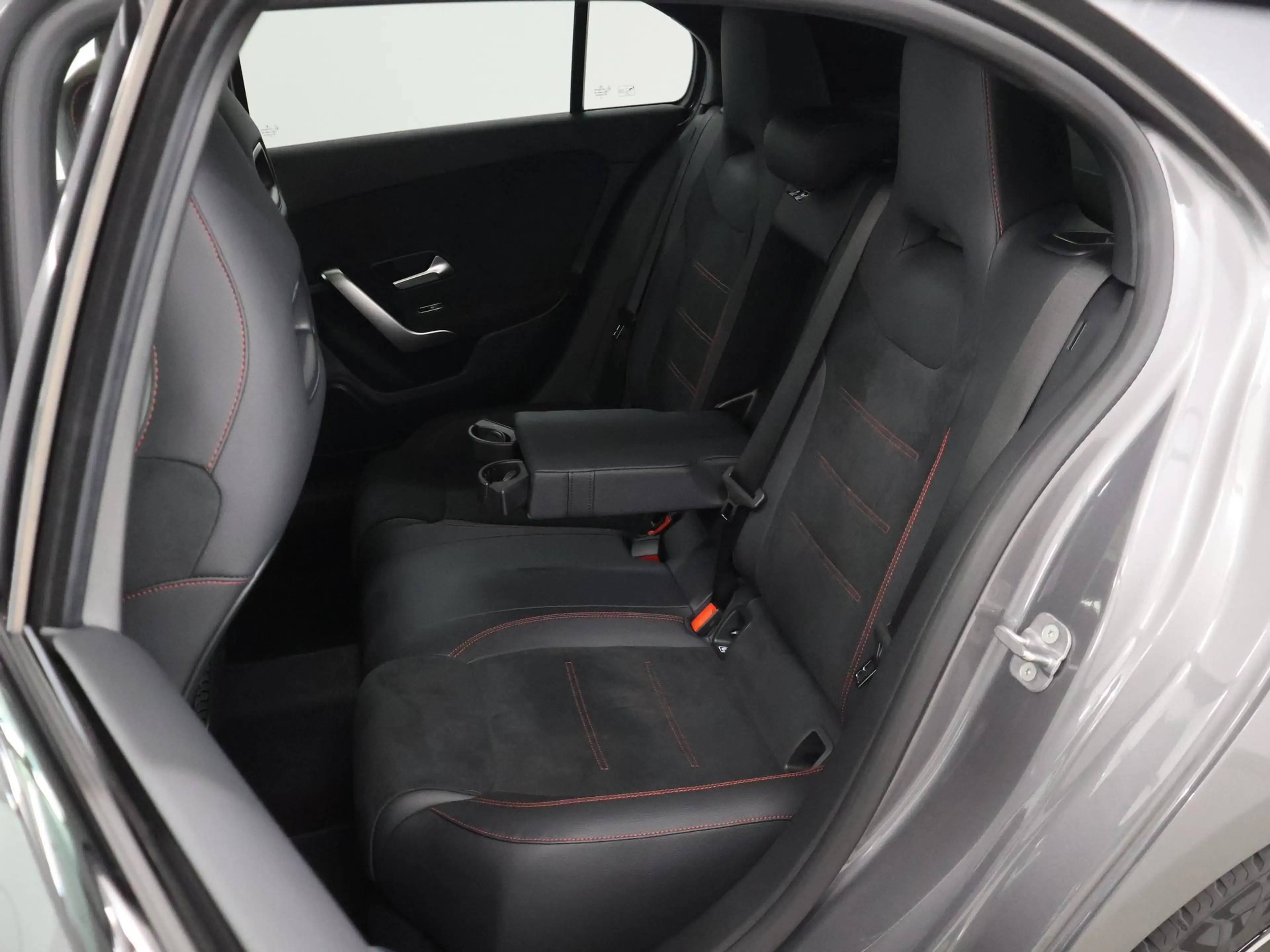 Mercedes-Benz A 180 Star Edition AMG Line | Night | Multibeam | Panora — photo 11
