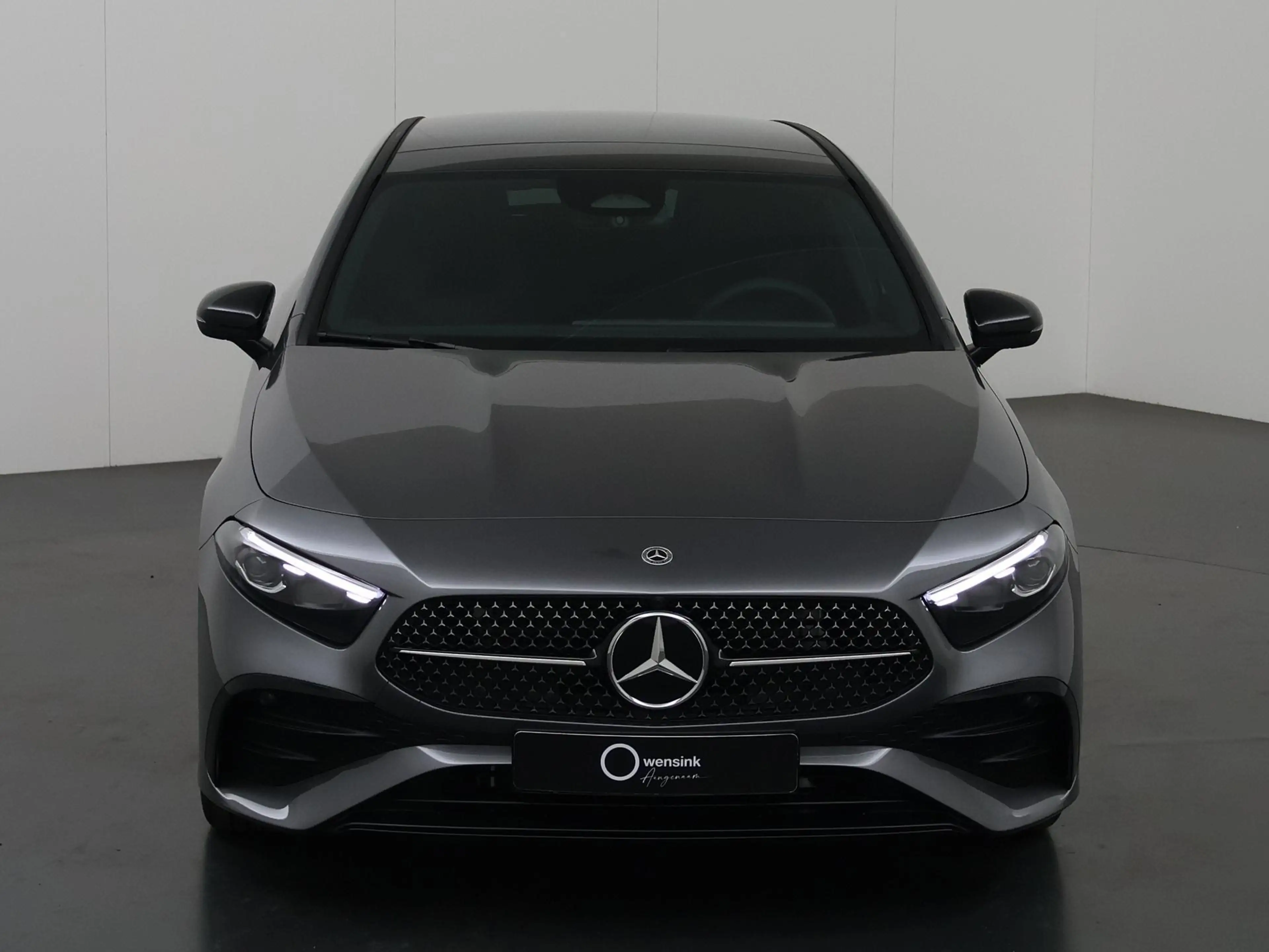 Mercedes-Benz A 180 Star Edition AMG Line | Night | Multibeam | Panora — photo 3