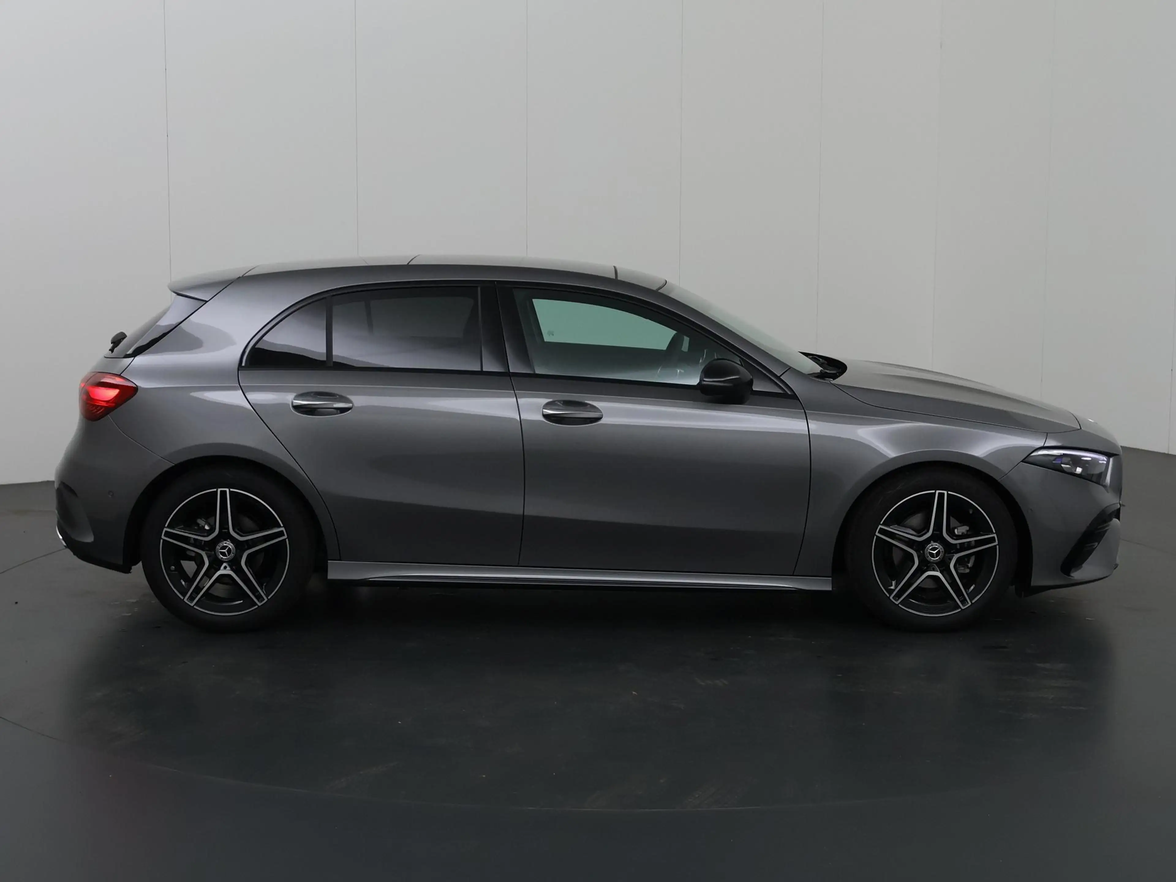 Mercedes-Benz A 180 Star Edition AMG Line | Night | Multibeam | Panora — photo 6
