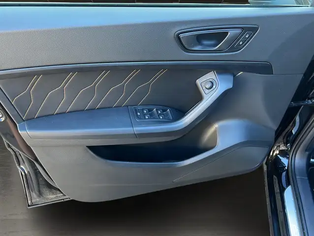 Cupra Ateca view 5
