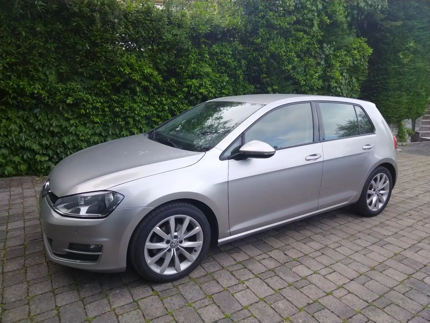 Volkswagen Golf 5p 2.0TDI 4motion Highline 150cv E6 UNIPROP. Plateado - 2