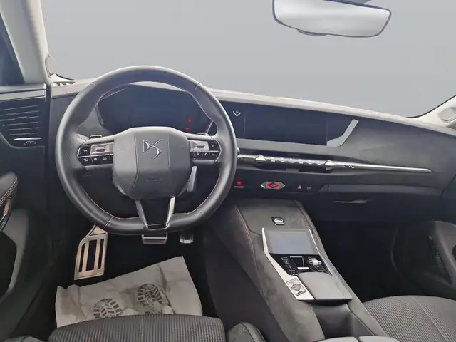 DS Automobiles DS 4 view 23