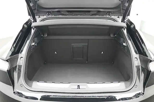 DS Automobiles DS 4 view 3