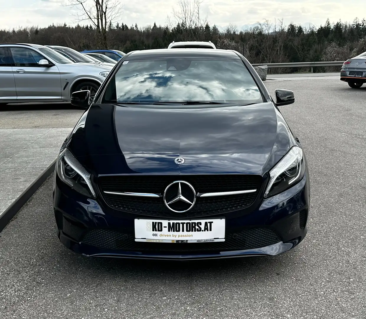 Mercedes-Benz A 180 d *1.Besitz*AHK*Leder*Navi*SHZ* Blau - 2