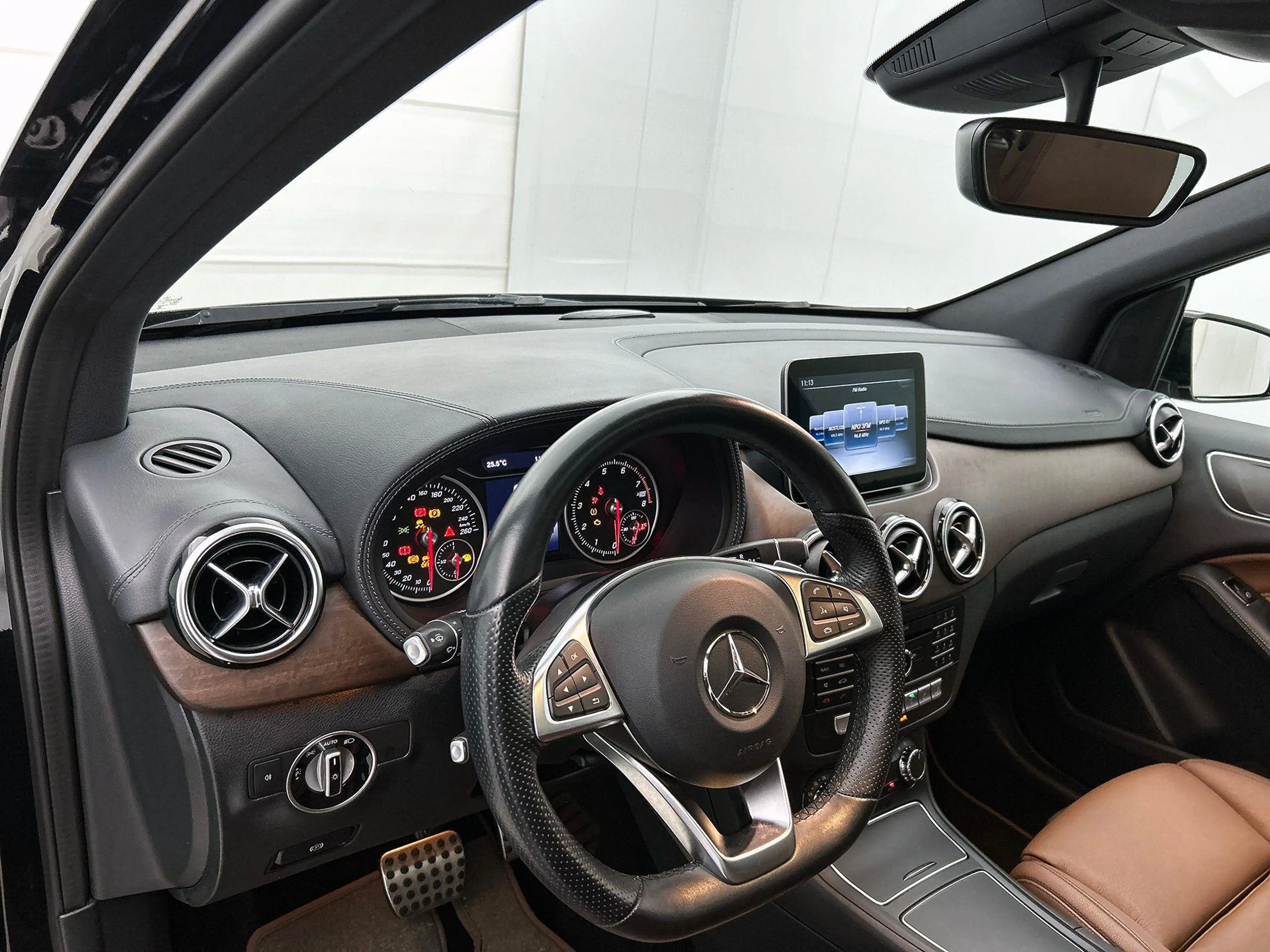 Mercedes-Benz B 200 AMG Line | Panoramisch Dak | Verwarmde Zetels | Na — photo 8