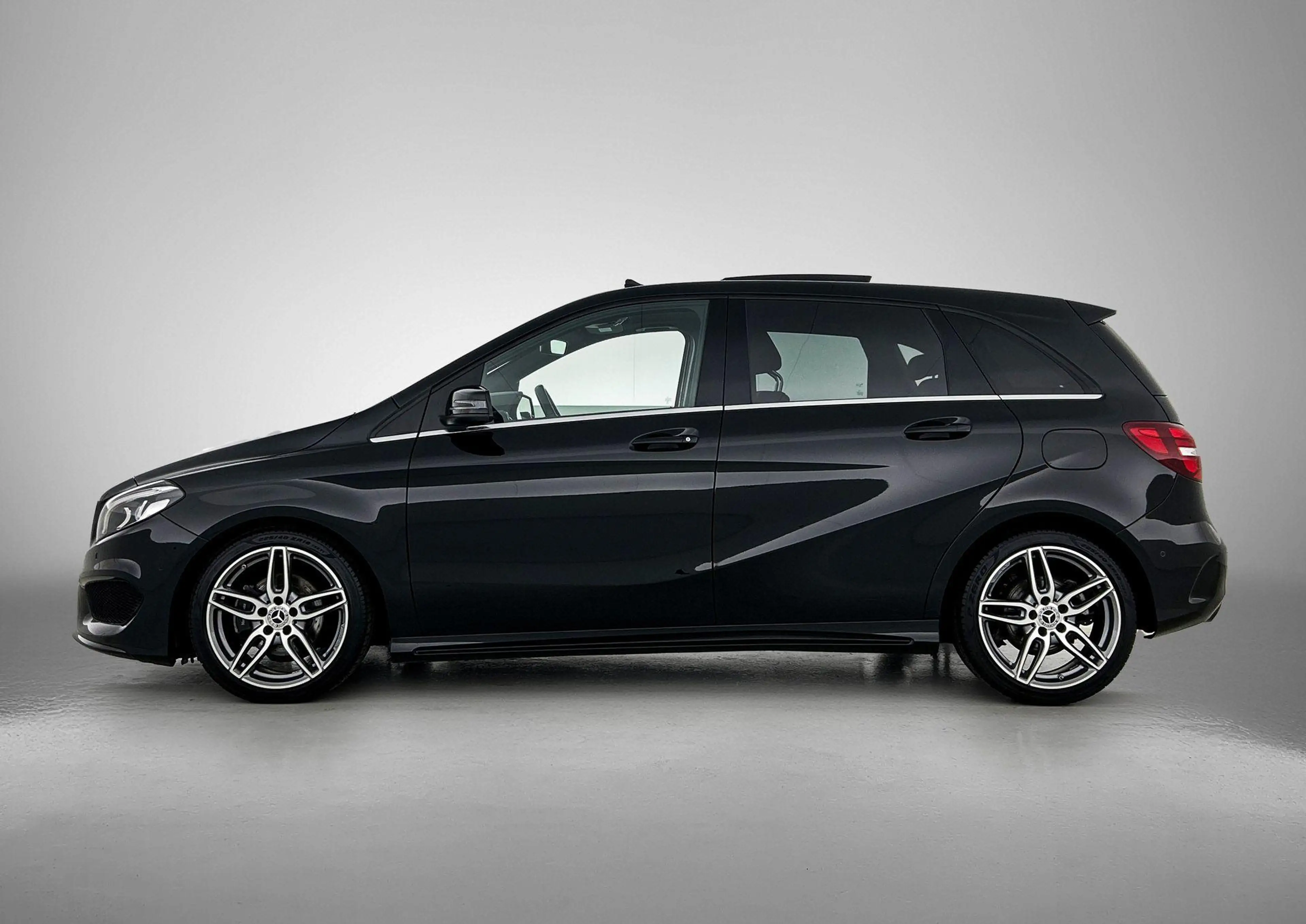 Mercedes-Benz B 200 AMG Line | Panoramisch Dak | Verwarmde Zetels | Na — photo 6