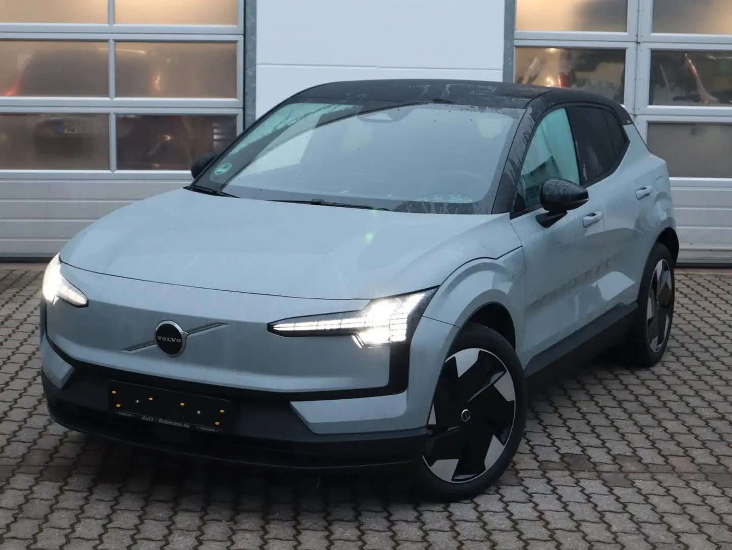 Volvo EX30 Plus RWD Pure Electric Gri - 2