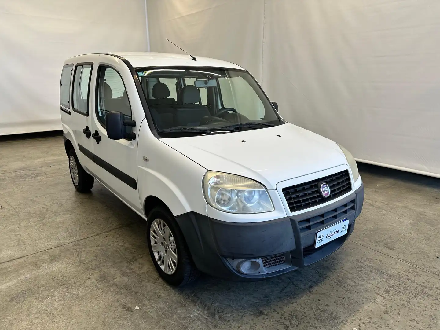 Fiat Doblo Doblo 1.4 Active Plateado - 2