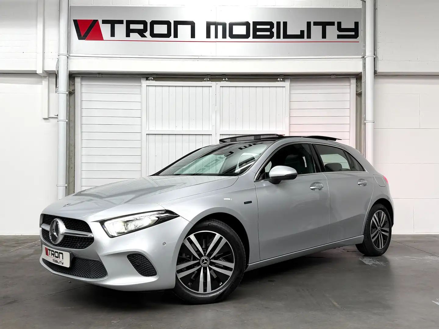 Mercedes-Benz A 250 A250e 8G-DCT Adv. Progressive PANO*CAM*CARPLAY*DAB Grau - 1