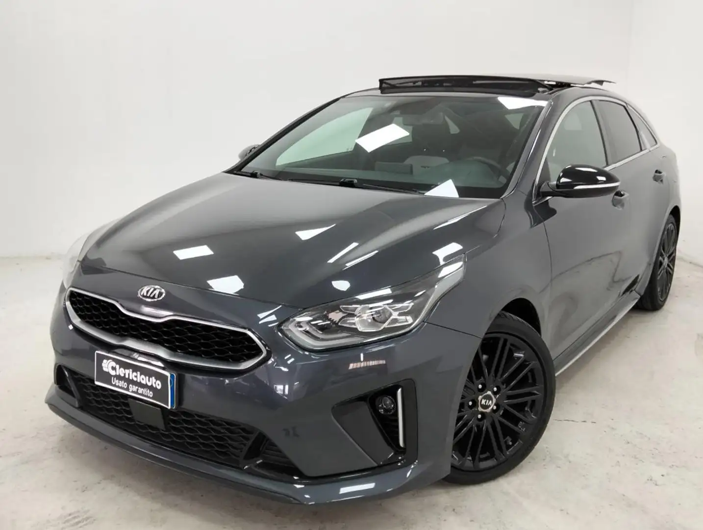 Kia ProCeed / pro_cee'd 1.6 CRDI DCT GT Line (TETTO) Šedá - 1