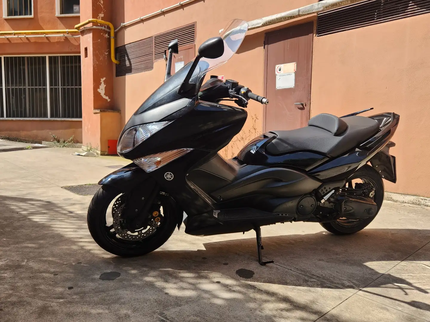 Yamaha TMAX 500 Negro - 1