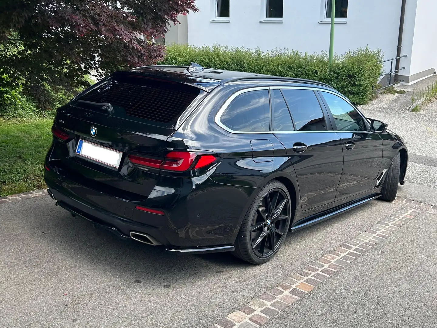 BMW 520 520d 48 V Touring xDrive Aut. Schwarz - 2