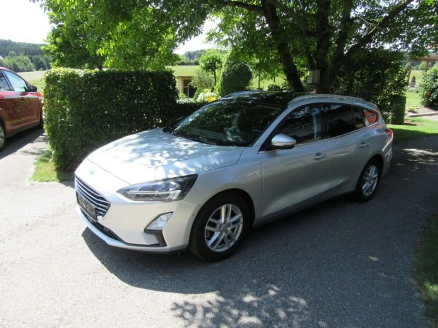 Ford Focus Cool & Connect Panorama Silber - 1
