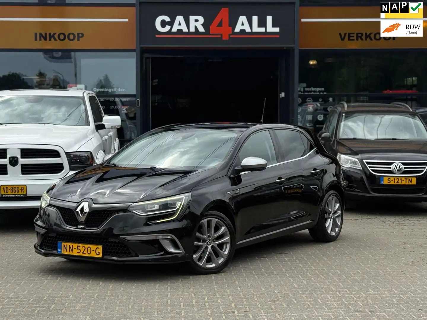 Renault Megane 1.5 dCi GT-Line KEYLESS/NWE RIEM/SFEER/VOL OPTIE/A Zwart - 1
