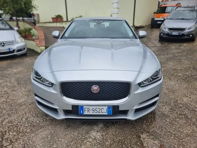 Jaguar XE 2.0d R-Sport 180cv auto