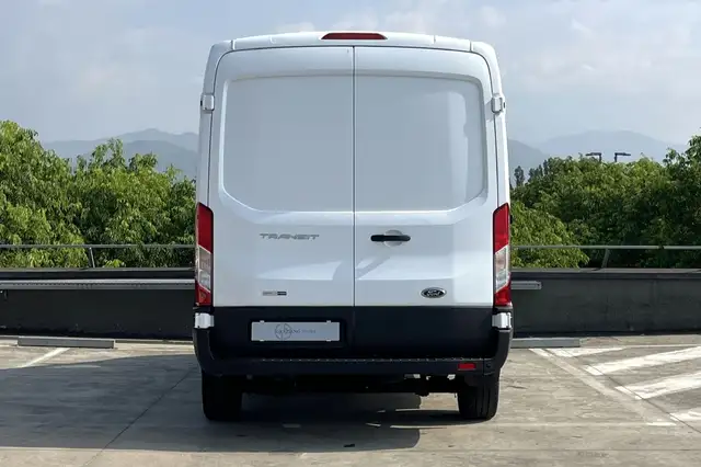 Ford Transit view 5