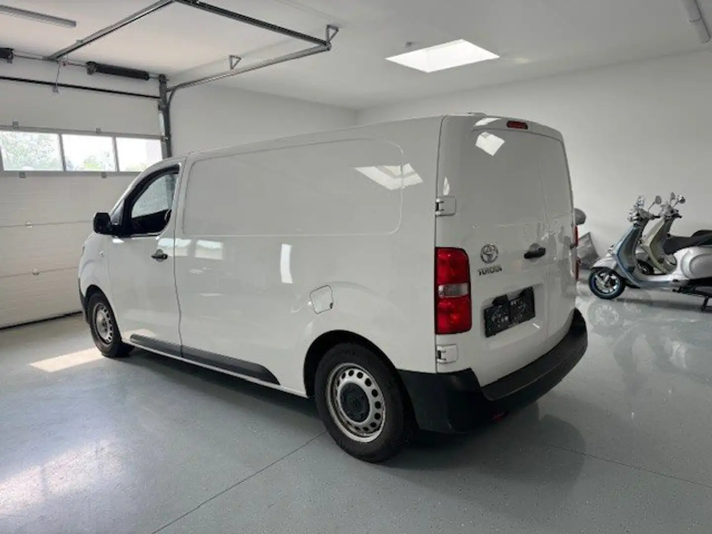 Toyota Proace Kastenwagen Weiß - 2