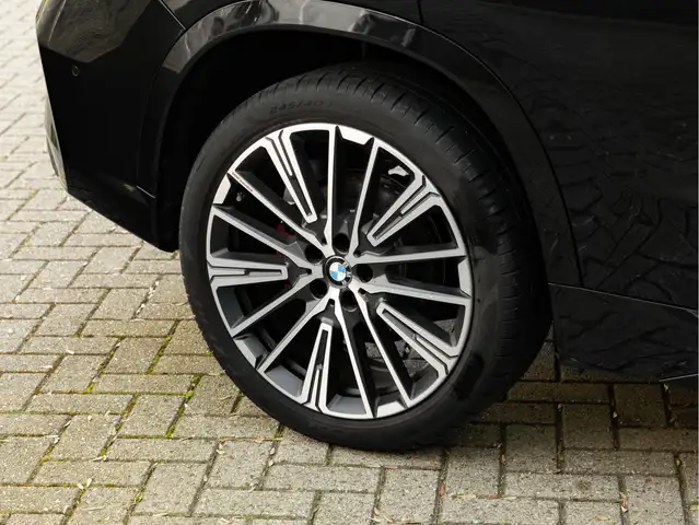 BMW X1 view 13