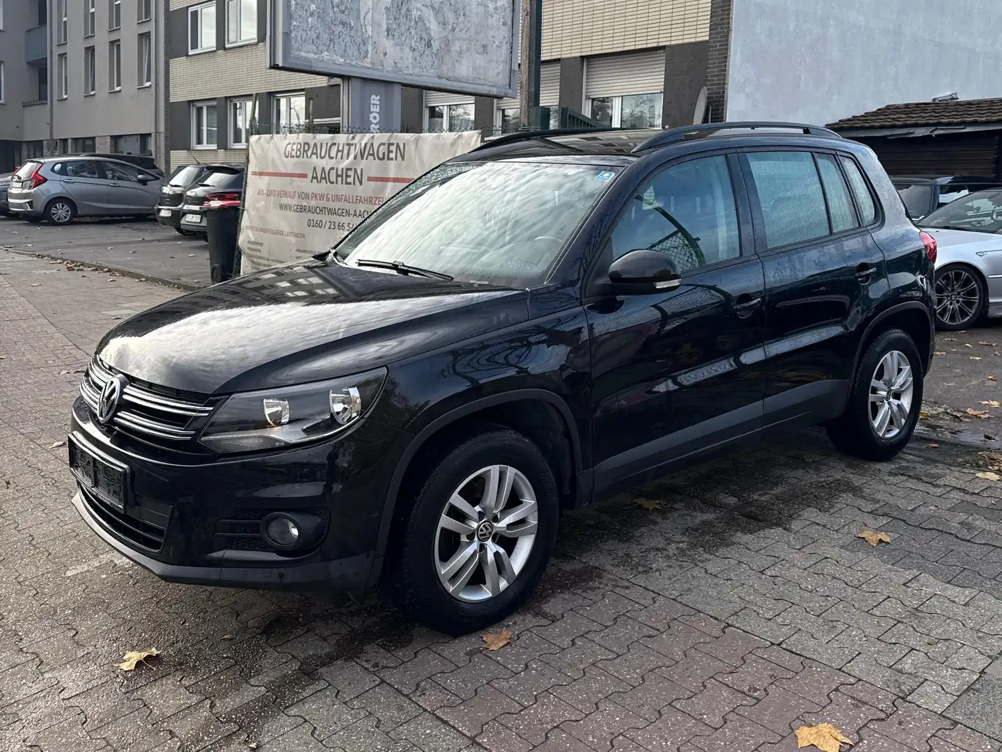 Volkswagen Tiguan 2012,Tüv+Ölservice neu,Parksensoren v+h,Shzg Noir - 2