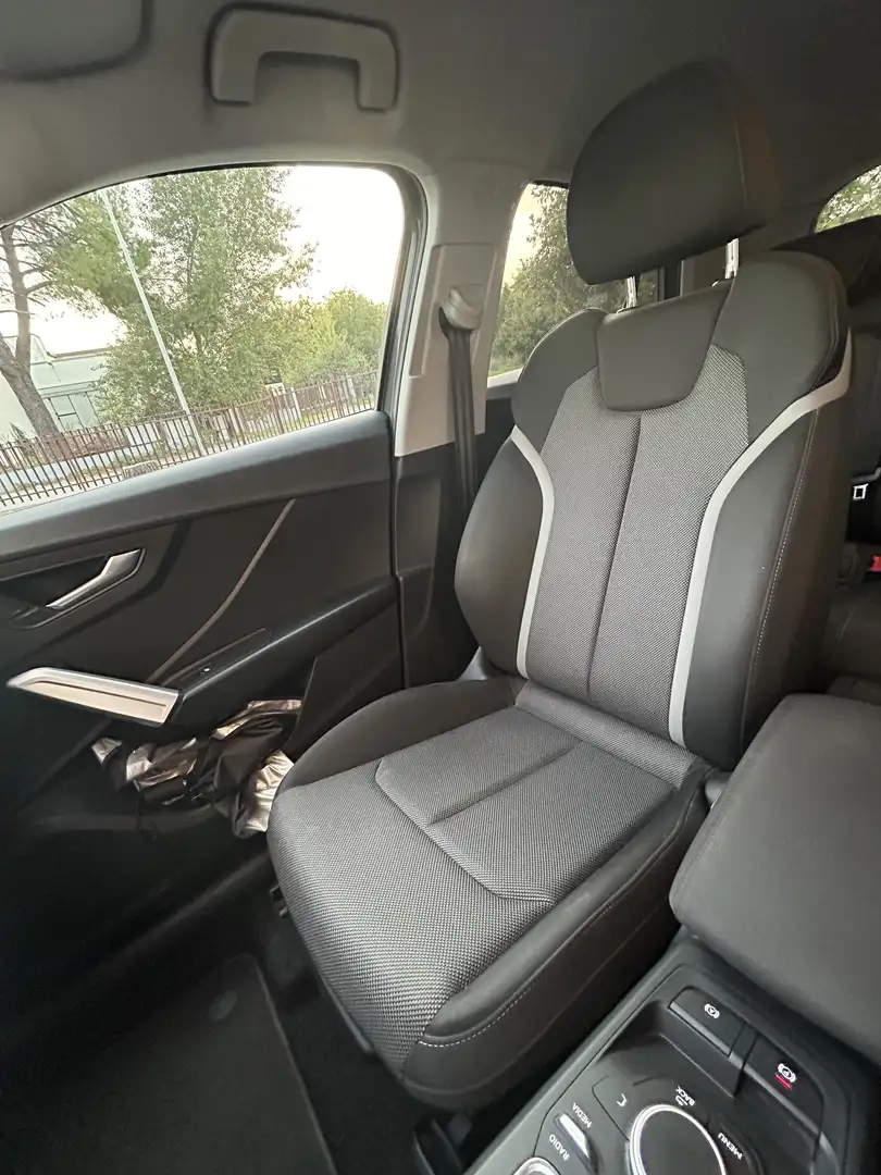 Audi Q2 1.6 tdi Sport - 2