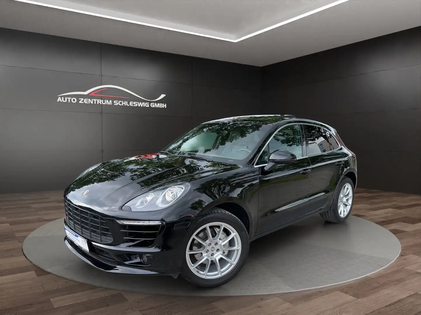 Porsche Macan S Panorama Kamera Alcantara 20"LM Memory Black - 1