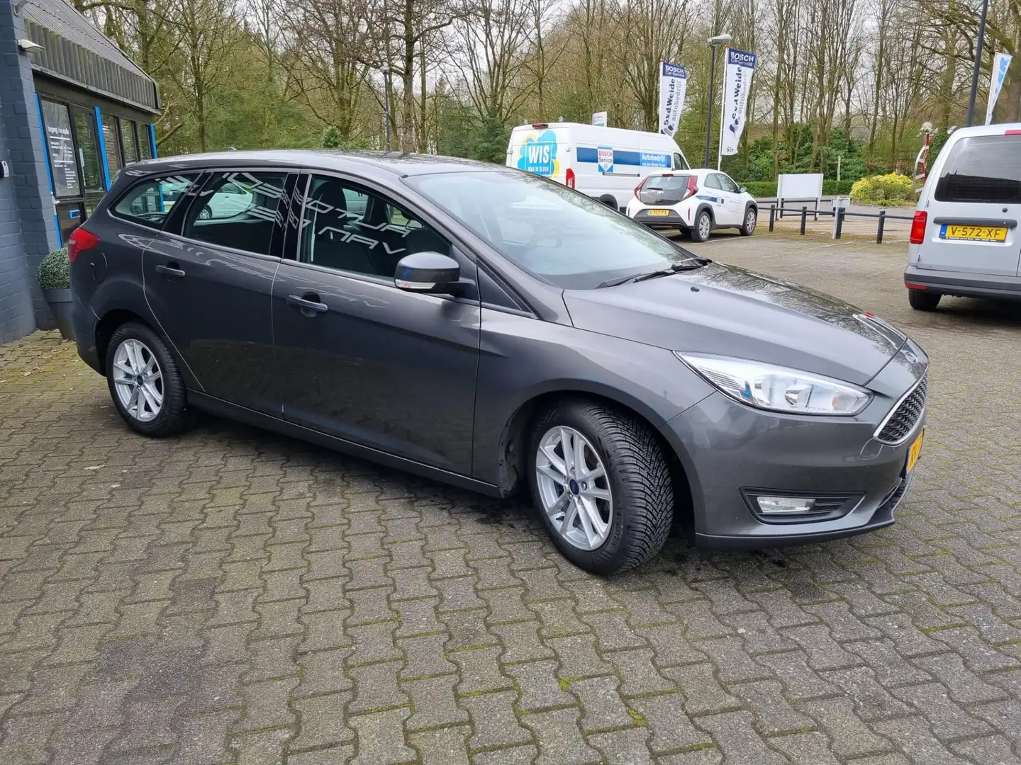 Ford Focus Wagon 1.0 Lease Edition Grijs - 2