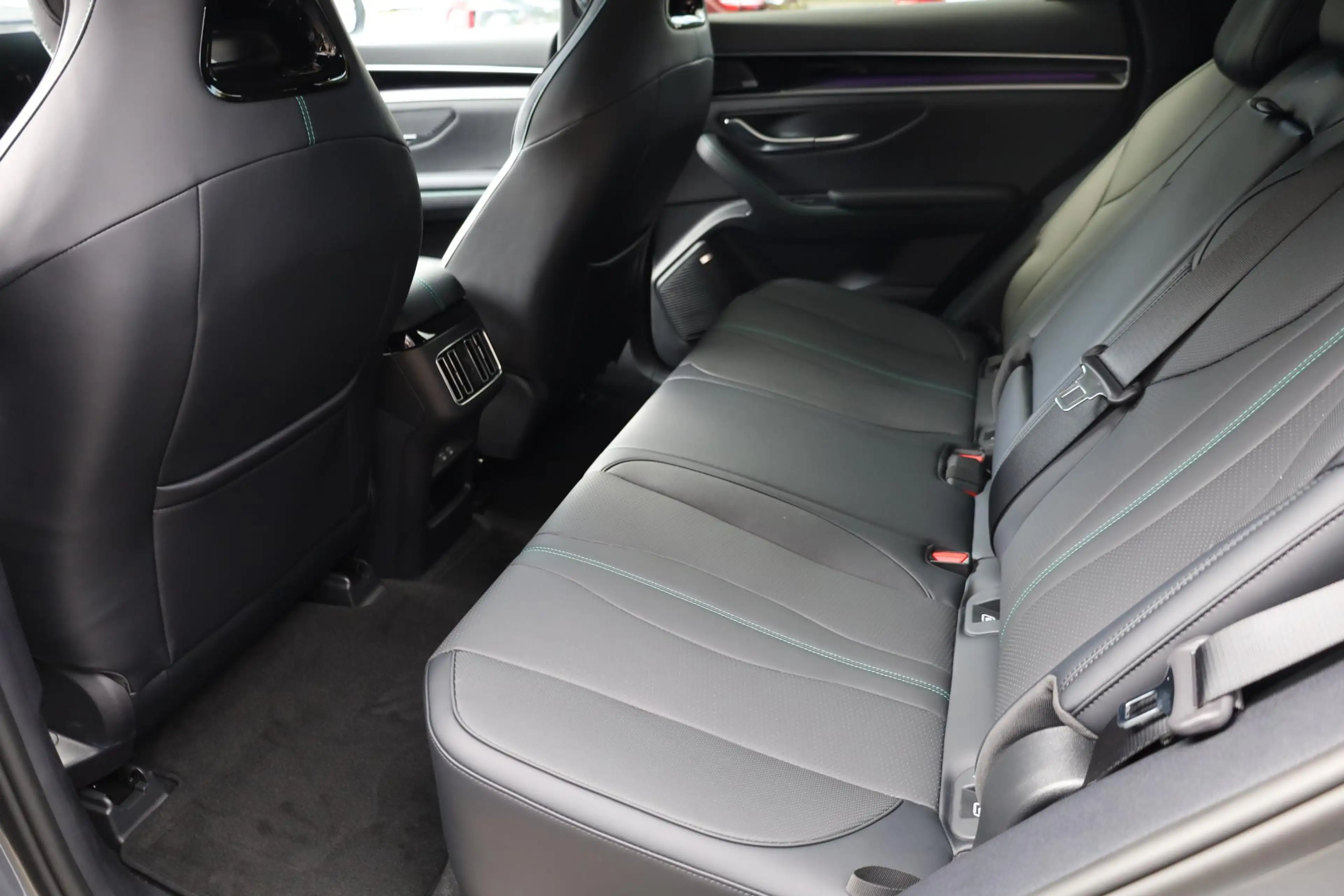 BYD Seal U 1.5 DM-i FWD Boost TREKHAAK-AFNEEMBAAR! SNOW-WHITE — photo 8