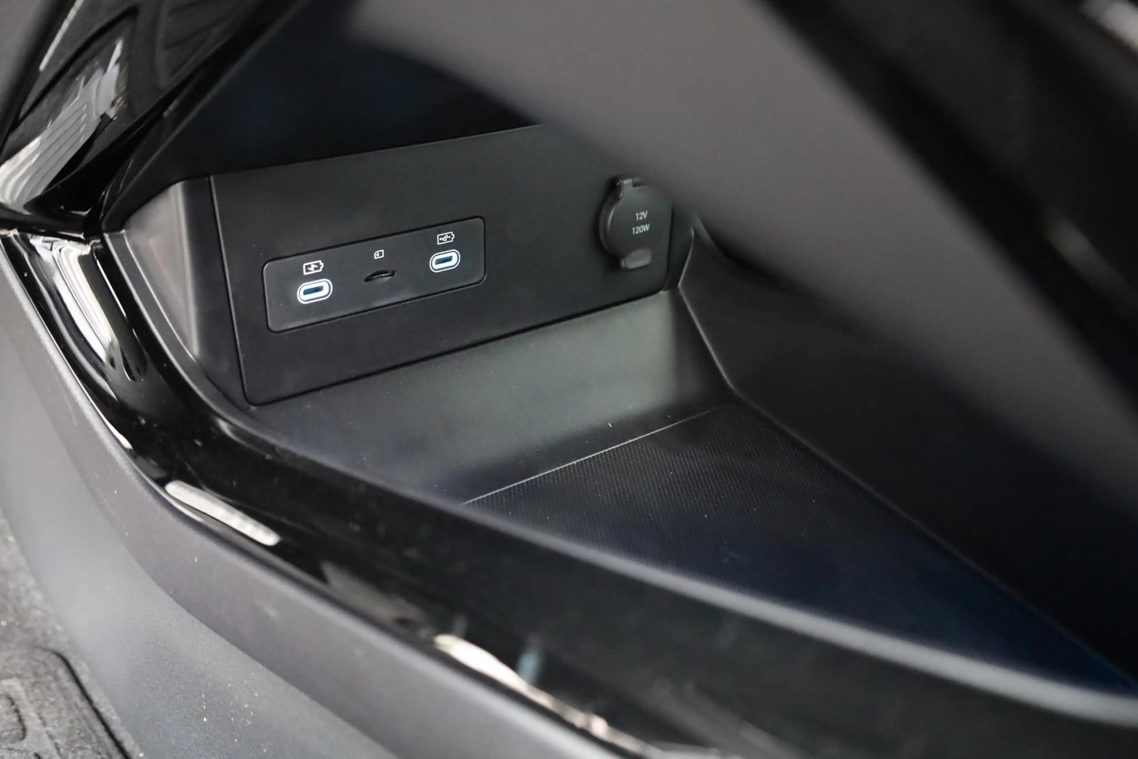 BYD Seal U 1.5 DM-i FWD Boost TREKHAAK-AFNEEMBAAR! SNOW-WHITE — photo 30